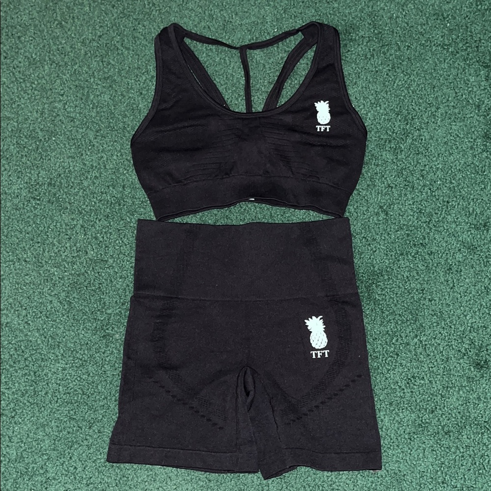 Seamless Black Athletic Set
